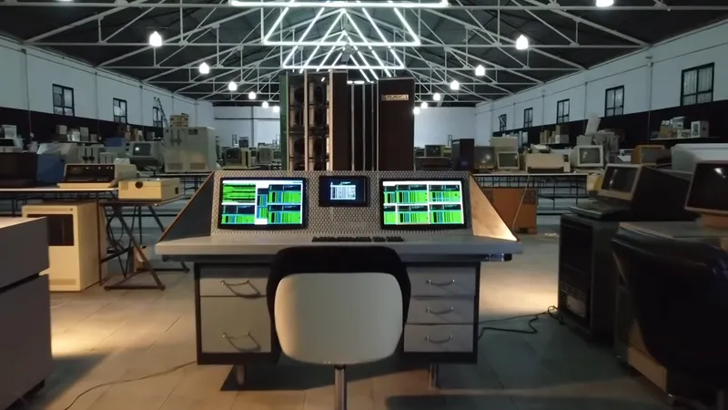İspaniya muzeyi 30 Mac Mini-dən Cray-1 superkompüterinin surətini yığıb