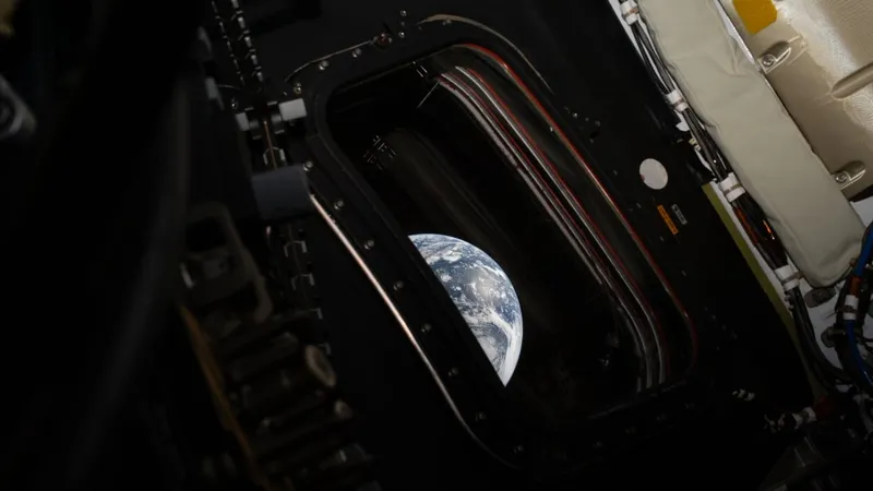 Artemis II mission flying by Earth 