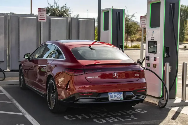Mercedes-Benz abunə haqqı