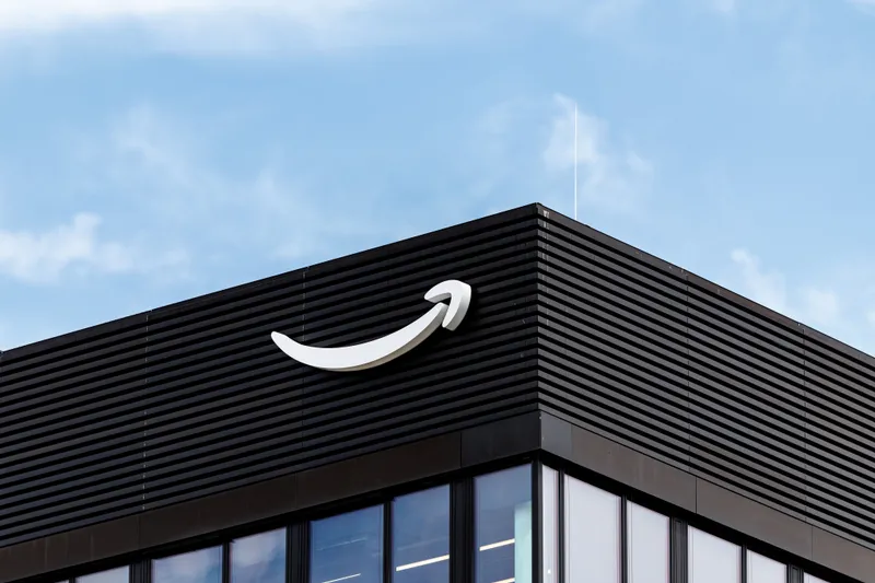 Amazon məlumat mərkəzi olan icmalara 1 milyard dollar vəd edir