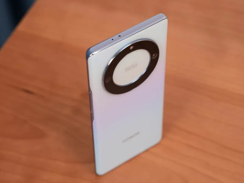 smartfonun arxadan görüntüsü