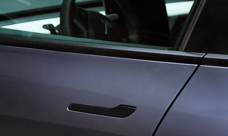 Tesla Door Handles Won't Open Without Power, Threatens Rider Safety