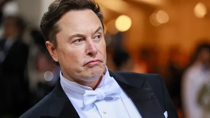 Elon twitter dəyərini