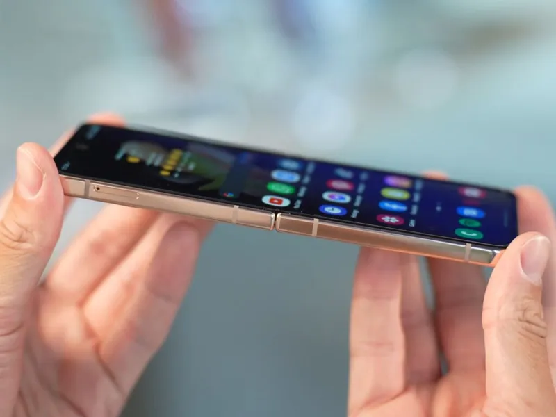 galaxy qatlana bilən smartfonu