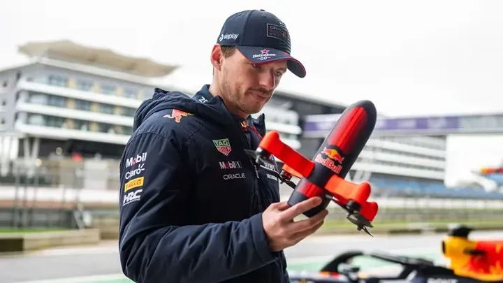 Formula 1 kameralı dronu