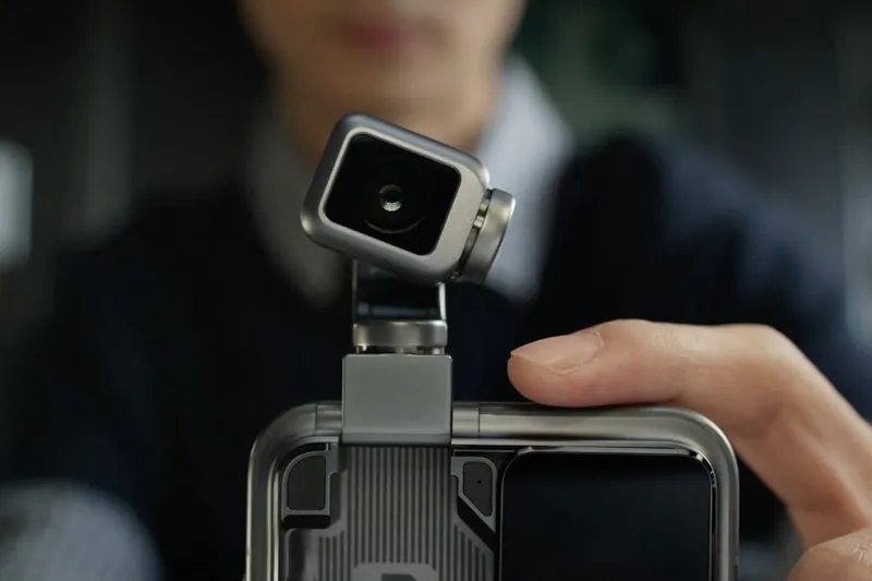 China's Honor debuts robot phone and humanoid companion in push into AI  hardware | South China Morning Post