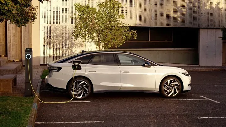 Teslanın şarj standartını