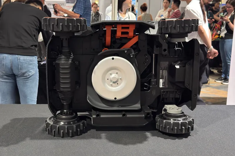 Segway divar dibini biçən Navimow H5 Pro robot otbiçənini təqdim edib