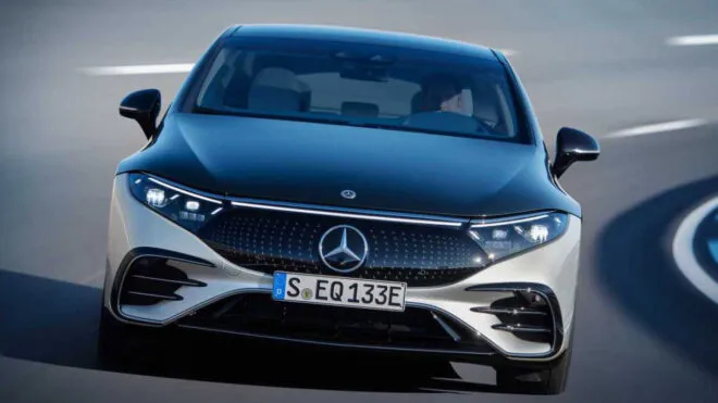 Mercedes EQS dəyərinin yarısını