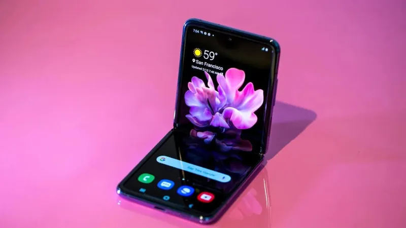 Qatlana bilən smartfonlar köhnəldi