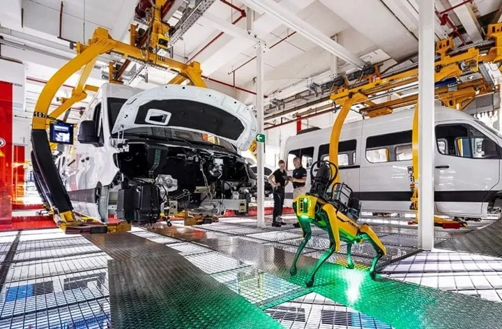 Mercedes-Benz robot