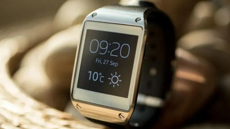 Samsung dördkünc ekranlı saat