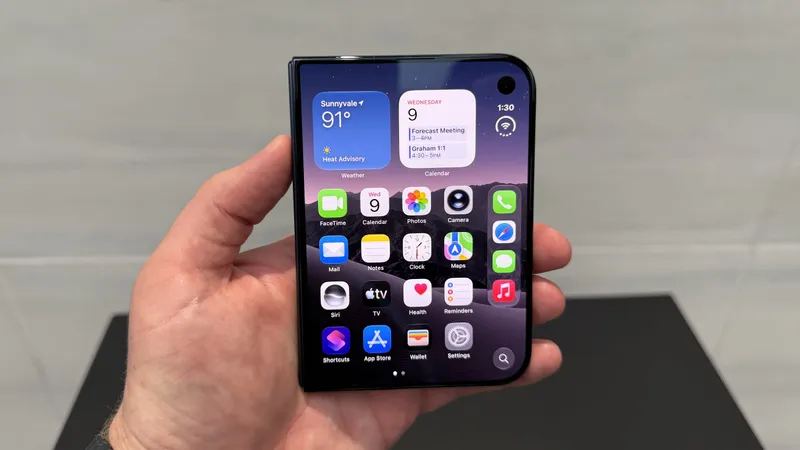 Apple 9 sentyabrda qatlanan iPhone Duo-nu tanıtdı: 1999 - 3199 dollar