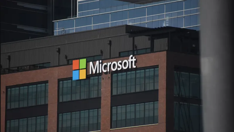 Microsoft 60 000 əməkdaşa könüllü işdən ayrılmağı təklif edir
