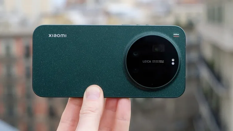 Back view of Xiaomi 17 Ultra smartphone
