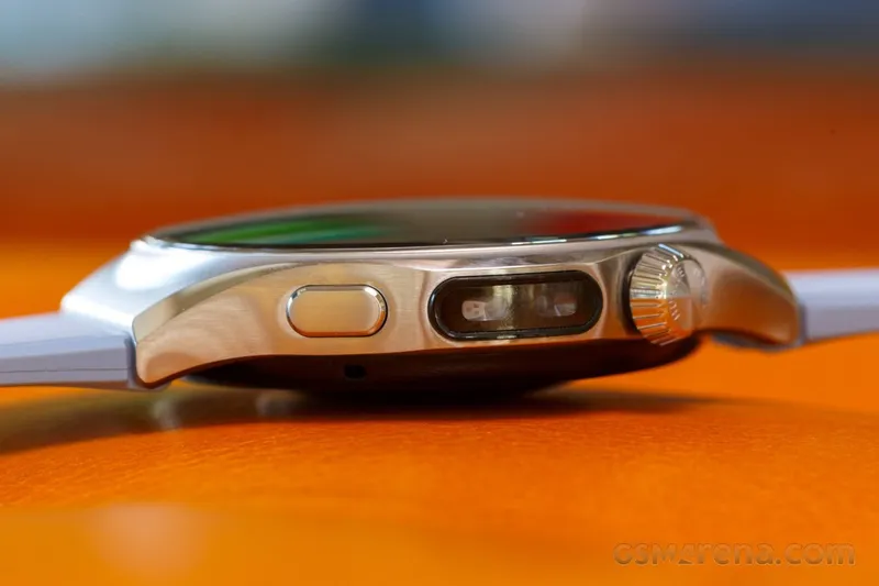 Huawei Watch 6 ağıllı saatı 14 göstərici izləyir, 4,5 gün işləyir