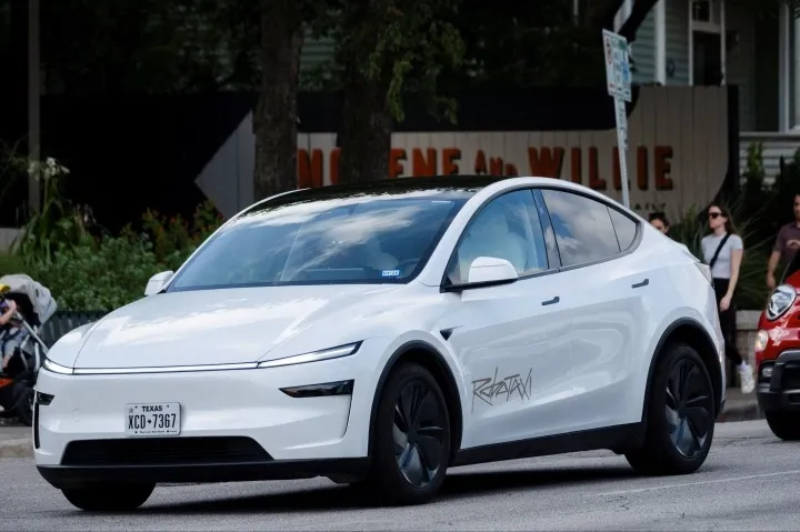 Tesla robotaxi
