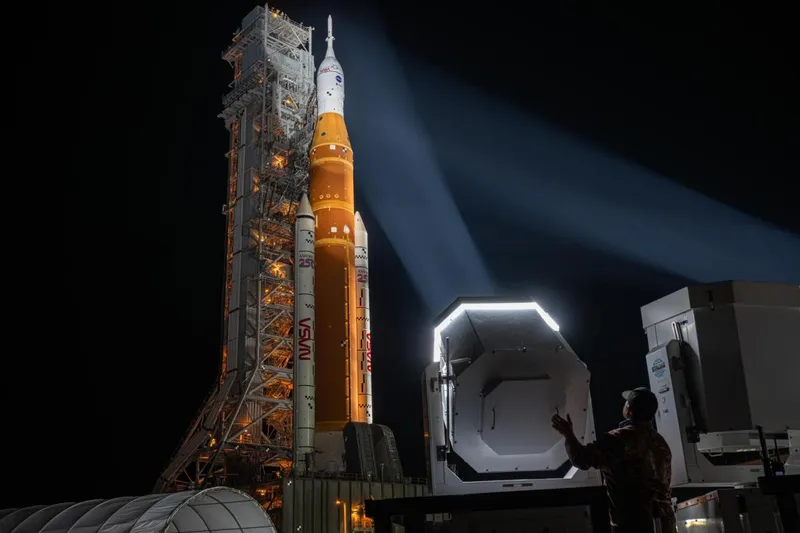 Artemis 2 returns to the pad for April launch attempt - SpaceNews