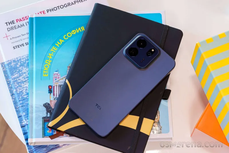 TCL dünyada ilk AMOLED NxtPaper ekranlı P80 Ultra smartfonunu təqdim etdi