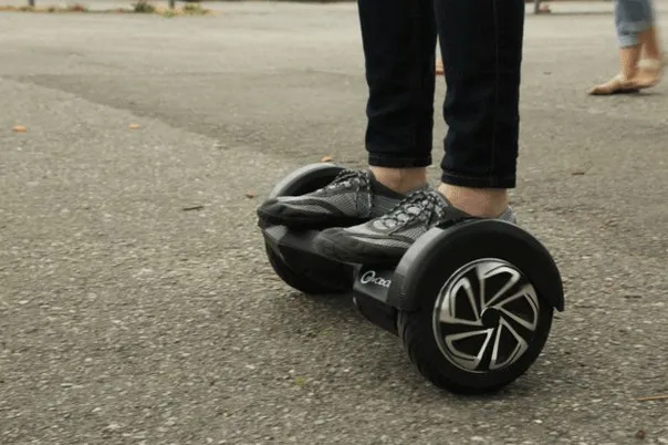 RevoBot - Əsl tənbəl skateboard-ı