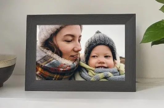 Google Photos will still auto-sync with Aura photo frames after all | The  Verge