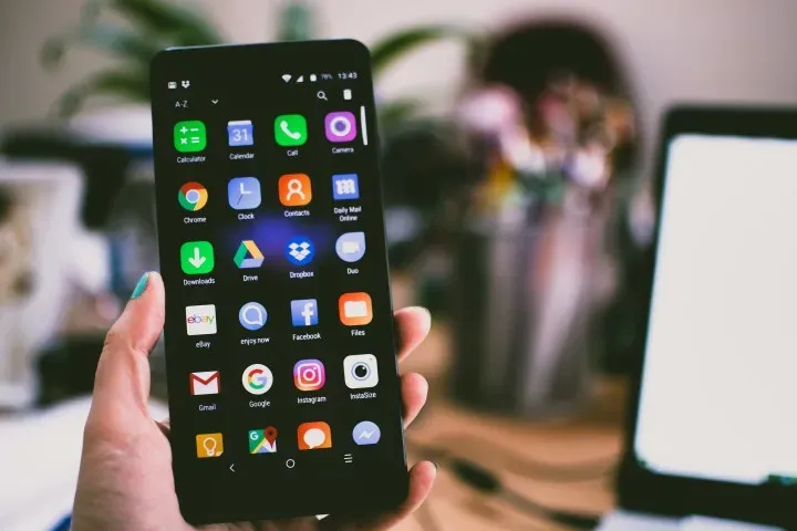 smartfonlar 1 ay şarjsız