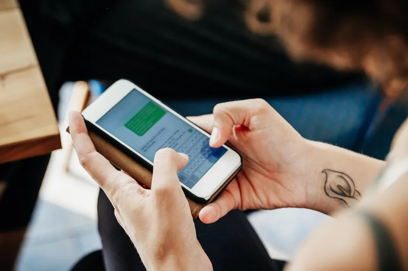 WhatsApp valideyn nəzarəti təqdim edir, övlad qrupa qoşulanda xəbər verəcək