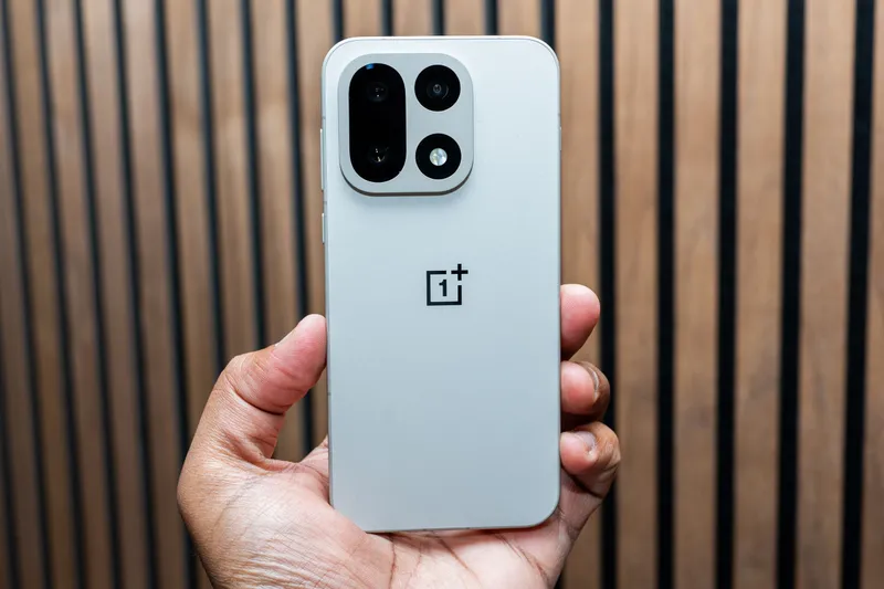 OnePlus 15 Review: A Phone With Two-Day Battery Life | WIRED