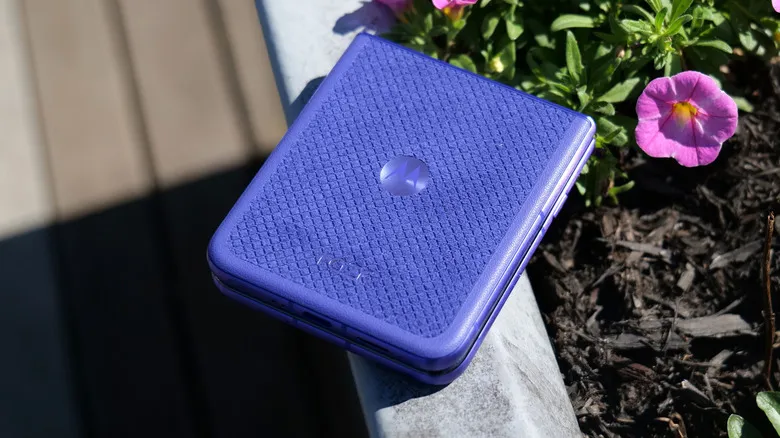 The back of the Orient Blue 2026 Razr Ultra