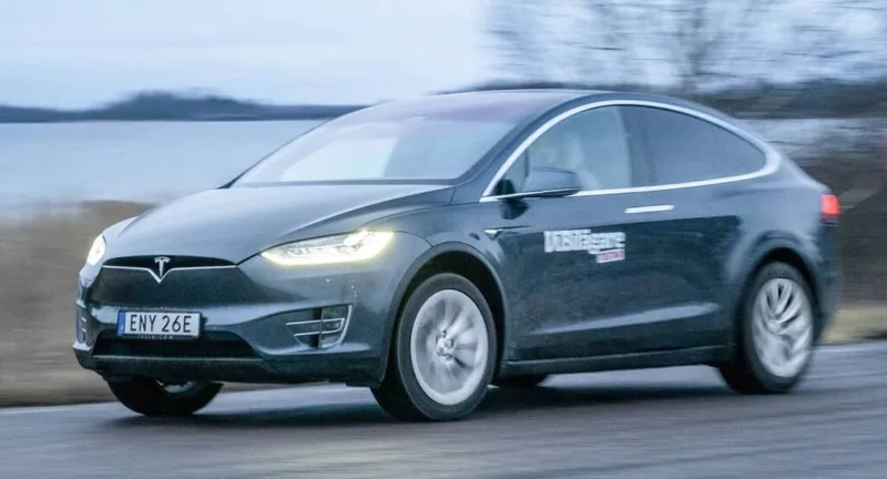 yuxuda tesla sürücüsü