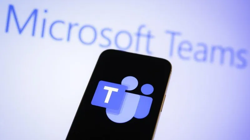 Microsoft: Technology giant splits Teams and Office globally - BBC News