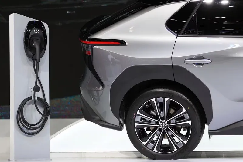 Toyota yeni batareya